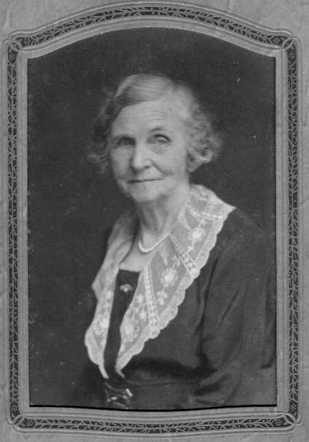 ednarossbattle.jpg (74211 bytes)