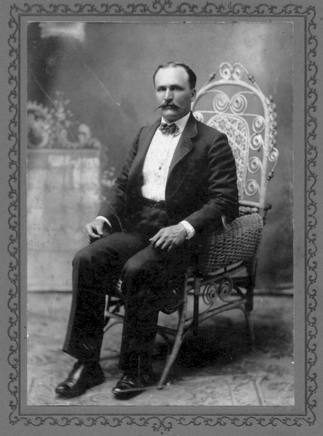 johnadolphusbattle.jpg (77658 bytes)